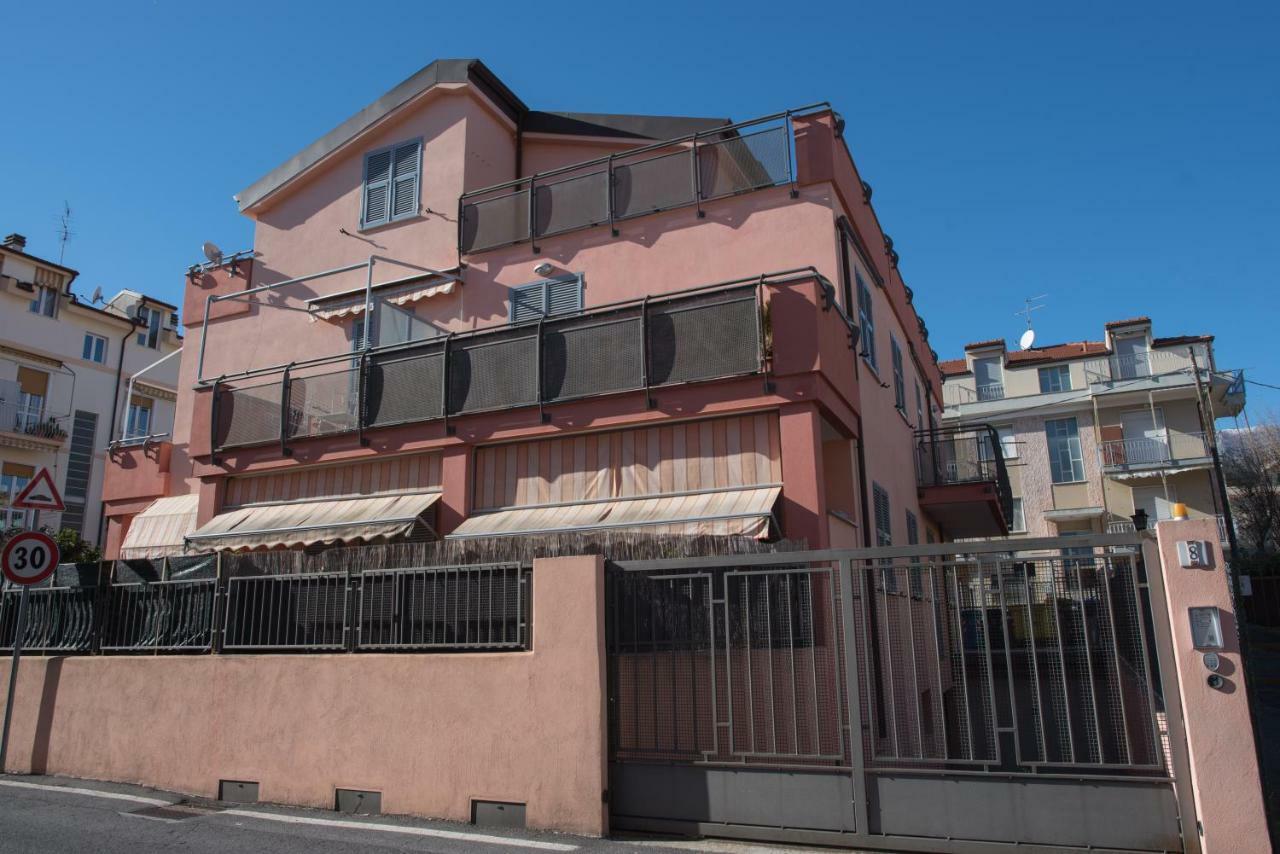 Dante 8 Apartments Лоано Экстерьер фото